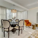 Вілла El Duque Private Lux *