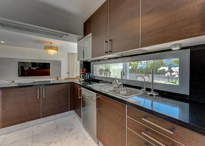 Villa El Duque Private Lux