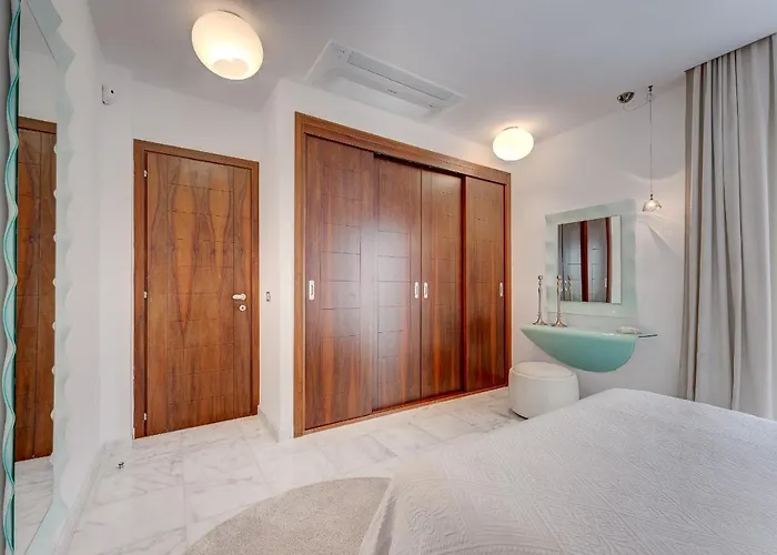 فيلة El Duque Private Lux *