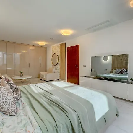 Вилла El Duque Private Lux *