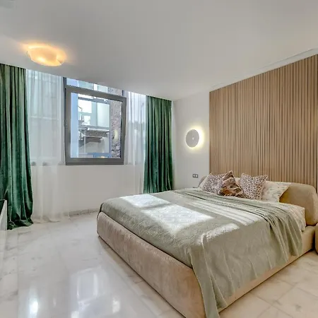 El Duque Private Lux Адехе