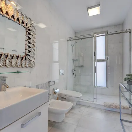 Вілла El Duque Private Lux *